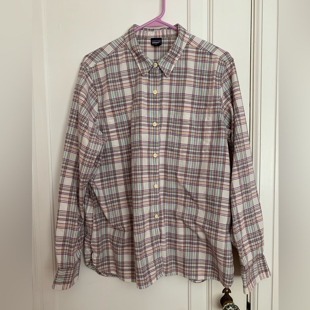 Patagonia women’s Catbells button down size large